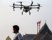 صور.. طائرات بدون طيار لرش المياه فى تايلاند لتخفيض نسبة تلوث الهواء