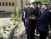 محافظ بورسعيد يوجة بسرعة الانتهاء من أعمال تطوير مسجد لطفي شبارة الأثري