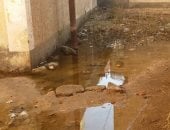 شكوى من غرق شوارع قرية سنيارة بمحافظة الغربية بالمياه بسبب كسر الماسورة