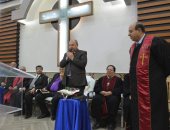 سكرتير محافظة سوهاج يشهد حفل تنصيب راعى الكنيسة الإنجيلية 