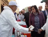 صور.. نائب وزير الزراعة تتفقد حملة التحصين ضد الحمى القلاعية بأسيوط ..فيديو