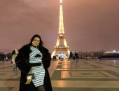 شاهد.. "فوتو سيشن" للفنانة رانيا يوسف من أمام برج إيفل بباريس