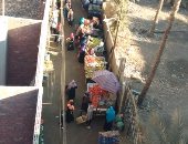 صور.. أهالى شارع الرشاح بكفر شبين بالقليوبية يشكون من وجود سوق عشوائى بالمنطقة