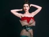 بوكيه ورد ومكرونة اسباجتى وسيراميك.. أغرب إطلالات الفنانات فى جلسات التصوير 