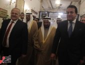 حاكم الشارقة ووزير التعليم العالى يصلان جامعة القاهرة