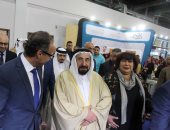 صور.. الشيخ سلطان القاسمى من معرض الكتاب: أقتنى نسخة أصلية من كتاب "وصف مصر"