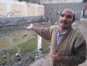 صور.. مياه الصرف الصحى تغرق قرية "نفرة" بالبحيرة.. والمنازل آيلة للسقوط