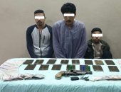 الداخلية تضبط 3 تجار مخدرات فى العمرانية بحوزتهم حشيش