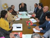 محافظة سوهاج تبحث دعم التعليم المجتمعى ومحو الأمية ضمن مشروع "قرية متعلمة"