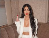 صور.. كيم كاردشيان تروج عن البيزنس بعيداً عن الإعلام