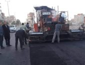 رصف طريق "غرين الغربى" بالبحيرة.. واستمرار أعمال إزالة التعديات على الأراضى