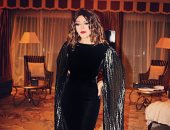 شاهد.. الديفا سميرة سعيد تتألق بفستان أسود قبل حفلها بدبى