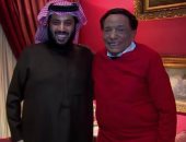 شاهد.. تركى آل شيخ ينشر صورة مع الزعيم عادل إمام