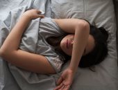 5 أشياء تسبب التعرق الليلى عند النساء منها الكوابيس وتغير الهرمونات
