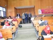 رئيس جامعة سوهاج يتفقد سير امتحانات التأهيل التربوى بتربية سوهاج