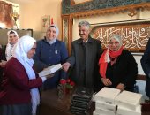 بدء توزيع أجهزة التابلت على طلبة المدارس الثانوية بشمال سيناء