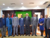 رئيس جامعة الإسكندرية يستقبل سفير غينيا لبحث التعاون المشترك