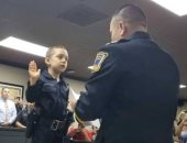 فيديو.. طفلة مصابة بالسرطان تصبح أصغر ضابطة شرطة بالعالم