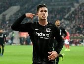 أخبار برشلونة اليوم عن منافسة ريال مدريد عن ضم يوفيتش هداف البوندزليجا