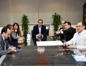 رئيس الوزراء يعقد اجتماعا لمتابعة تنفيذ محور 30يونيو وطريق هضبة أسيوط الغربية