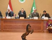 محافظ الشرقية يجتمع بمجلس إدارة المناطق الصناعية لبحث وحل مشاكل المستثمرين 