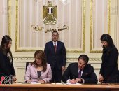 صور.. رئيس الوزراء يشهد توقيع بروتوكول بين وزارتى التضامن والتعليم العالى
