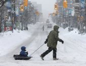 صور.. استمرار العواصف الثلجية على كندا وإلغاء مئات الرحلات الجوية