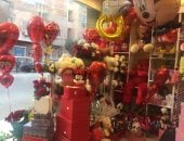 صور.. "بوكس الفلانتين" الأكثر مبيعا فى هدايا عيد الحب بالإسماعيلية