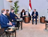 السيسى يستهل نشاطه في ميونيخ بلقاء رئيس شركة "رودا أند شوارتز"