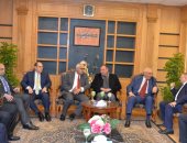 رئيس جامعة المنصورة يستقبل محمود الخطيب ووزير التعليم العالى الأسبق 