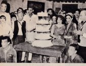 صورة نادرة لاحتفال شادية ونجوم "ريا وسكينة" بعيد الميلاد الثانى للمسرحية