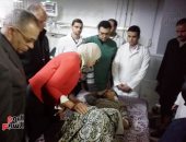 وزيرة الصحة تتفقد مصابى الحادث الإرهابى بمستشفى الحسين الجامعى.. صور