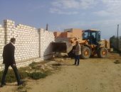 صور .. حملات إزالة للبناء المخالف بدون ترخيص ببرج العرب 