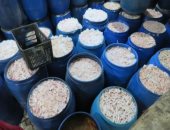 الداخلية تداهم مصانع غير مرخصة فى القليوبية والجيزة.. صور