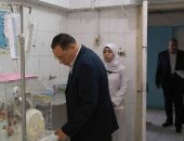 محافظ الشرقية فى جولة تفقدية لمستشفى ومخابز القرين  