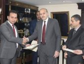 مدير أمن القليوبية يكرم معاونى مباحث مركز شبين القناطر 