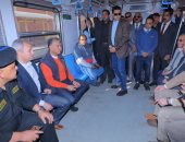 صور.. وزير النقل يتفقد مترو المرج الجديدة قبل ساعات من التشغيل التجريبى