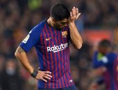 لويس سواريز يغادر مقر برشلونة باكيًا قبل الرحيل عن النادى.. فيديو