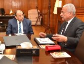 وزير التنمية المحلية يبحث مع 3 محافظين آخر مستجدات منظومة المخلفات الصلبة