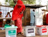 اللجنة العليا للانتخابات فى نيجيريا تبدأ فرز أصوات الناخبين ظهر اليوم