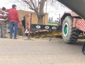 قارئ يشارك بصور لحادث انقلاب سيارة نقل على طريق كفر شكر