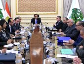 صور.. رئيس الوزراء يتابع الخطوات التنفيذية لاستراتيجية تطوير قطاع الغزل والنسيج 