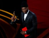 ماهرشالا على.. ثانى فنان أسمر يفوز بجائزة الأوسكار بعد دنزل واشنطن