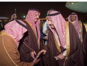 ننشر صور وصول خادم الحرمين الشريفين للمملكة بعد مشاركته بالقمة العربية الأوربية