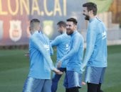 برشلونة يختتم استعداداته لكلاسيكو الحسم ضد ريال مدريد.. فيديو وصور