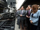 رئيس الوزراء: لجنة فنية لمعرفة المتسببين بحريق قطار محطة مصر ومحاسبة المقصرين