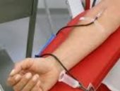  الصليب الأحمر يبدأ فى اختبار دم المتبرعين بحثًا عن الأجسام المضادة لكورونا 