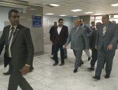 فيديو وصور.. محافظ القاهرة يصل معهد ناصر للاطمئنان على مصابى حادث قطار محطة مصر