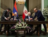 صور.. ظريف يوقع اتفاقيتين مع أرمينيا مواصلا مهام منصبه
