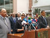 صور.. وزيرة الصحة تعلن خروج 15 مصابا فى حادث محطة مصر بعد تحسن حالتهم الصحية